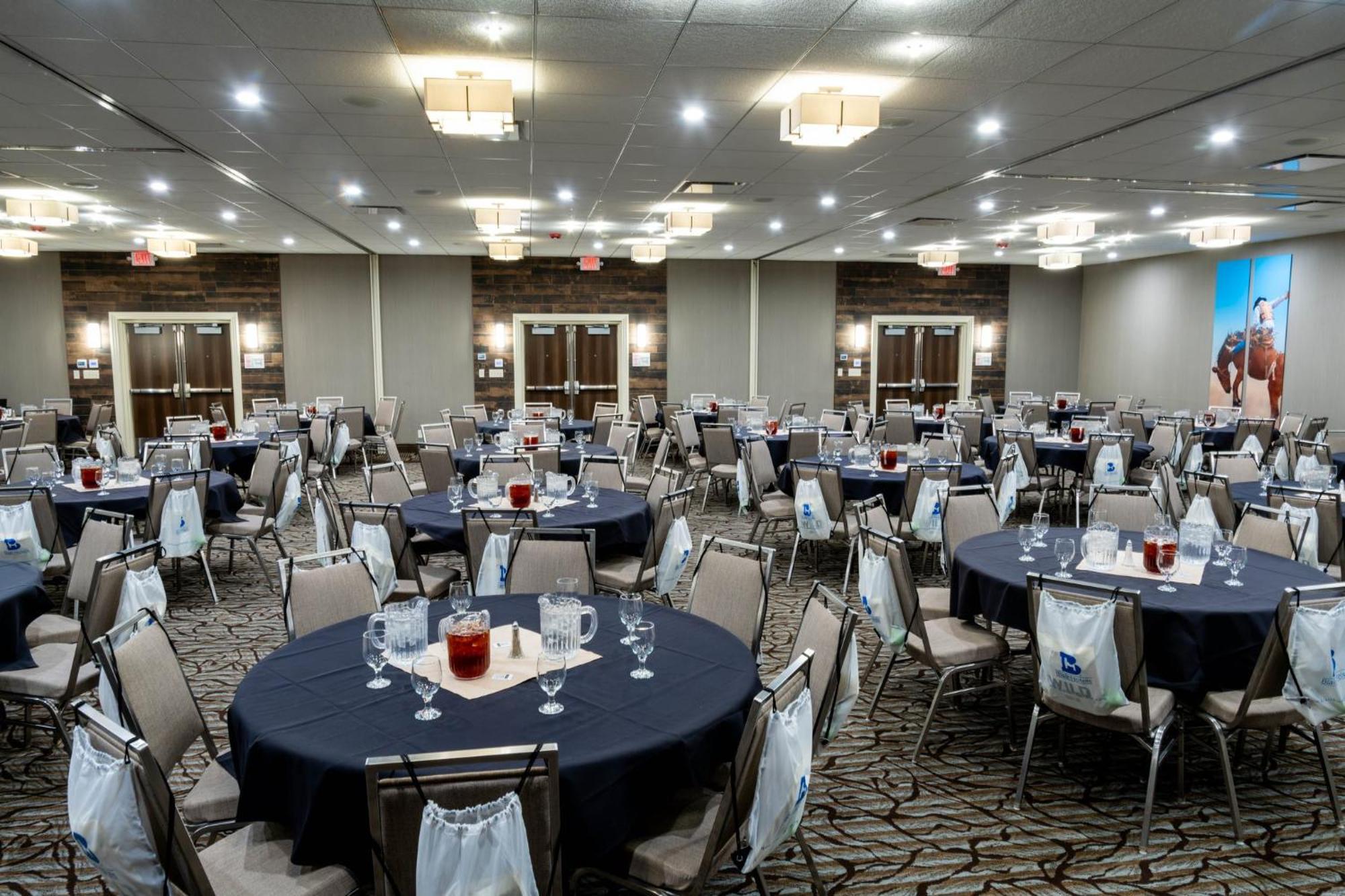 Holiday Inn Cody - Convention Center By Ihg Exterior photo